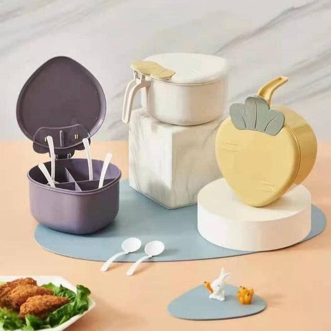 Three Grids Strawberry Seasoning Box, Salt Jar Kitchen Storage Organizer, Strawberry Spice Box with 4 Spoons, Kitchen Supplies Household Tool