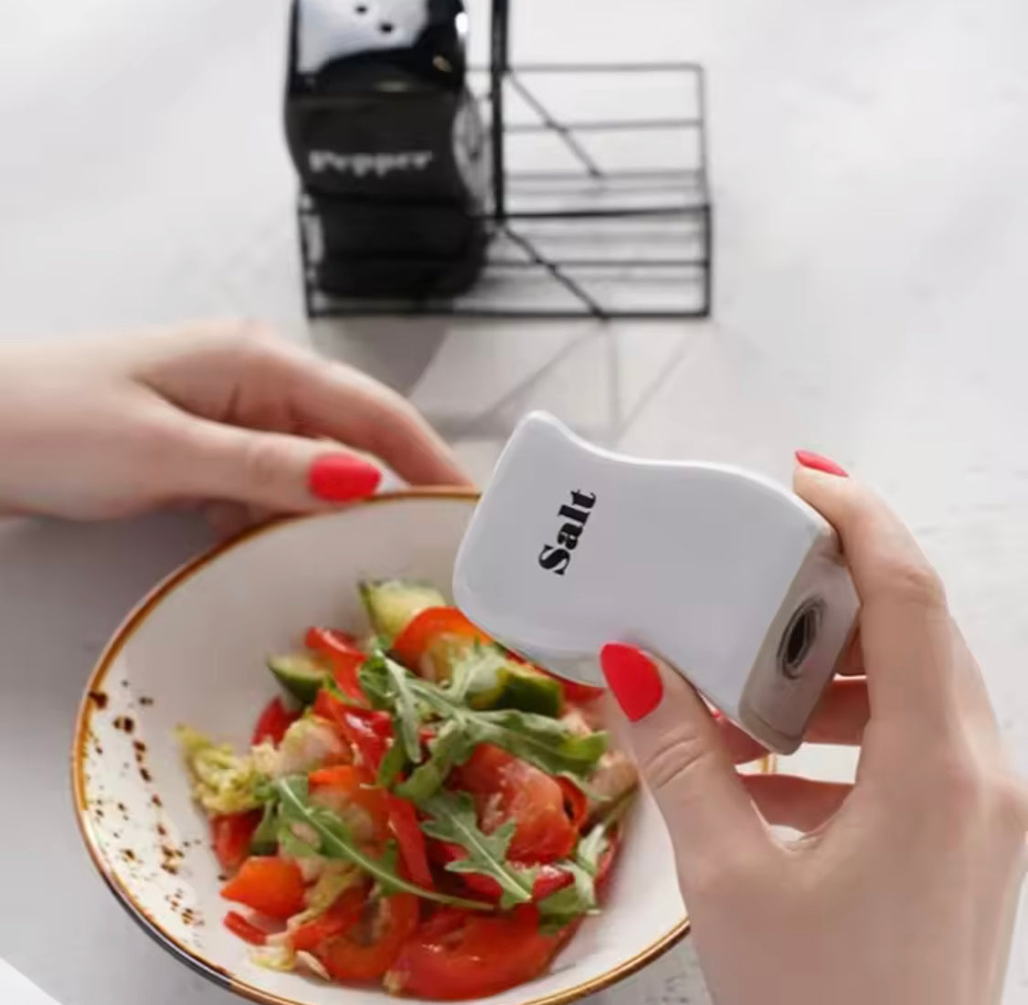 Iron Frame Ceramic Salt And Pepper Shaker, Tabletop Spice Jar Container, Condiment Grinding Tool Kitchen Gadget, Adjustable Salt And Pepper Shaker, Durable Spice Grinder