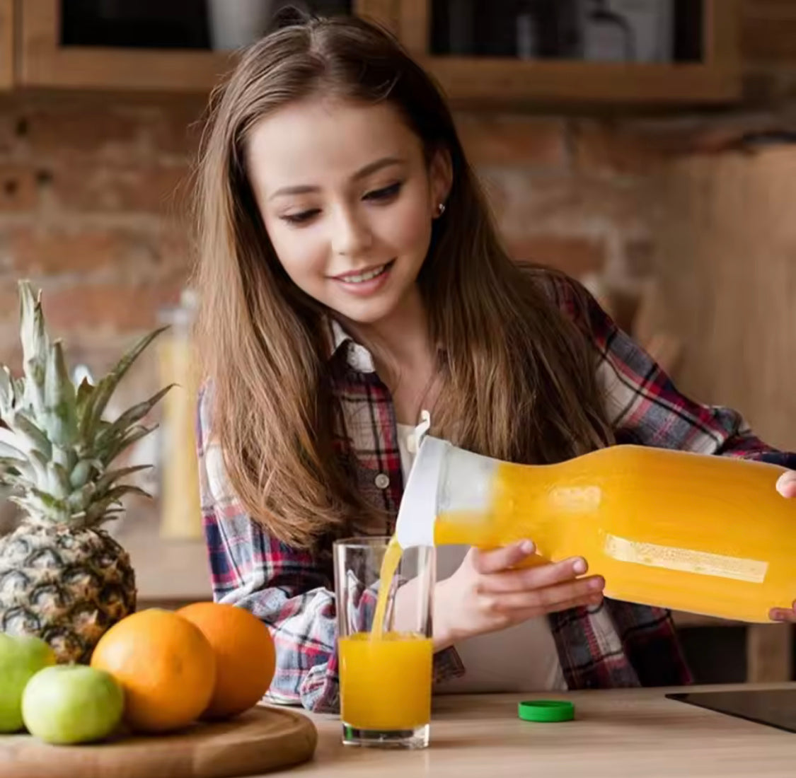 Transparent Water Bottle With Flip Lid, Airtight Juice Bottle, Round Clear Plastic Water Bottle