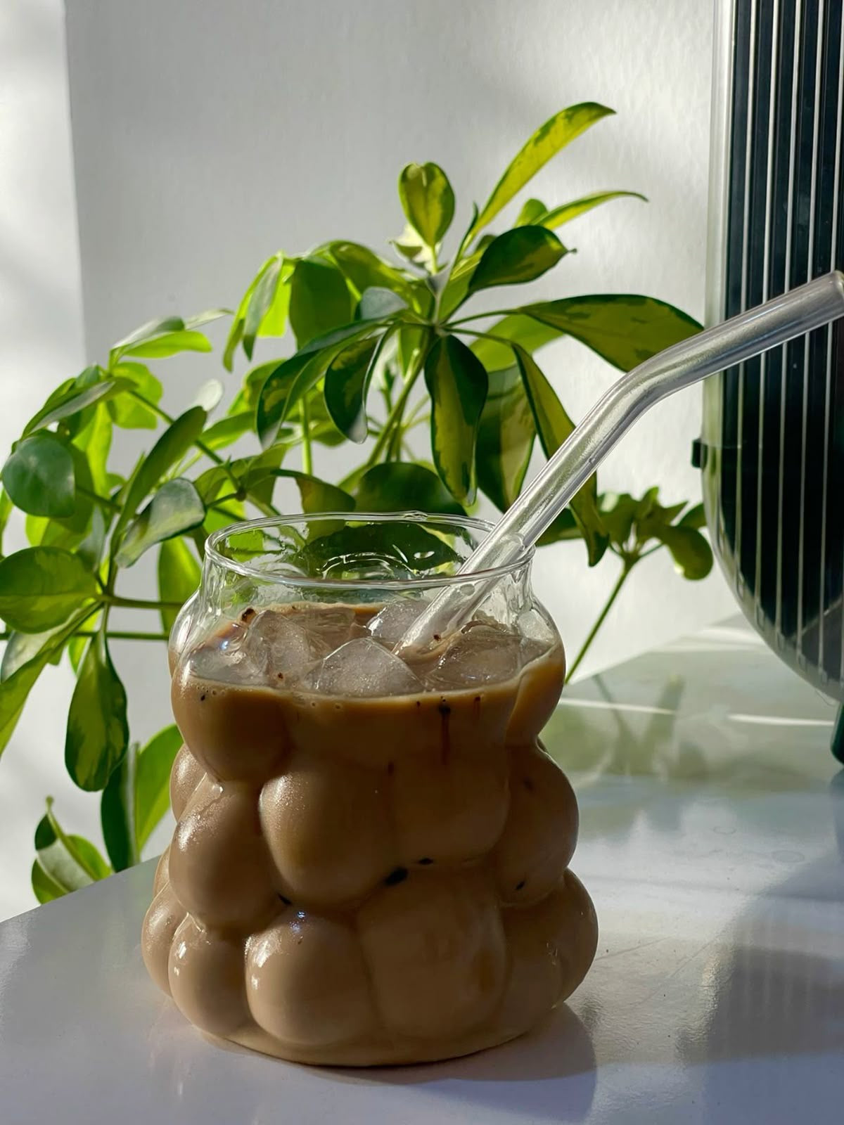 3D Bubble Design Transparent Glass Mug – Stylish Drinkware