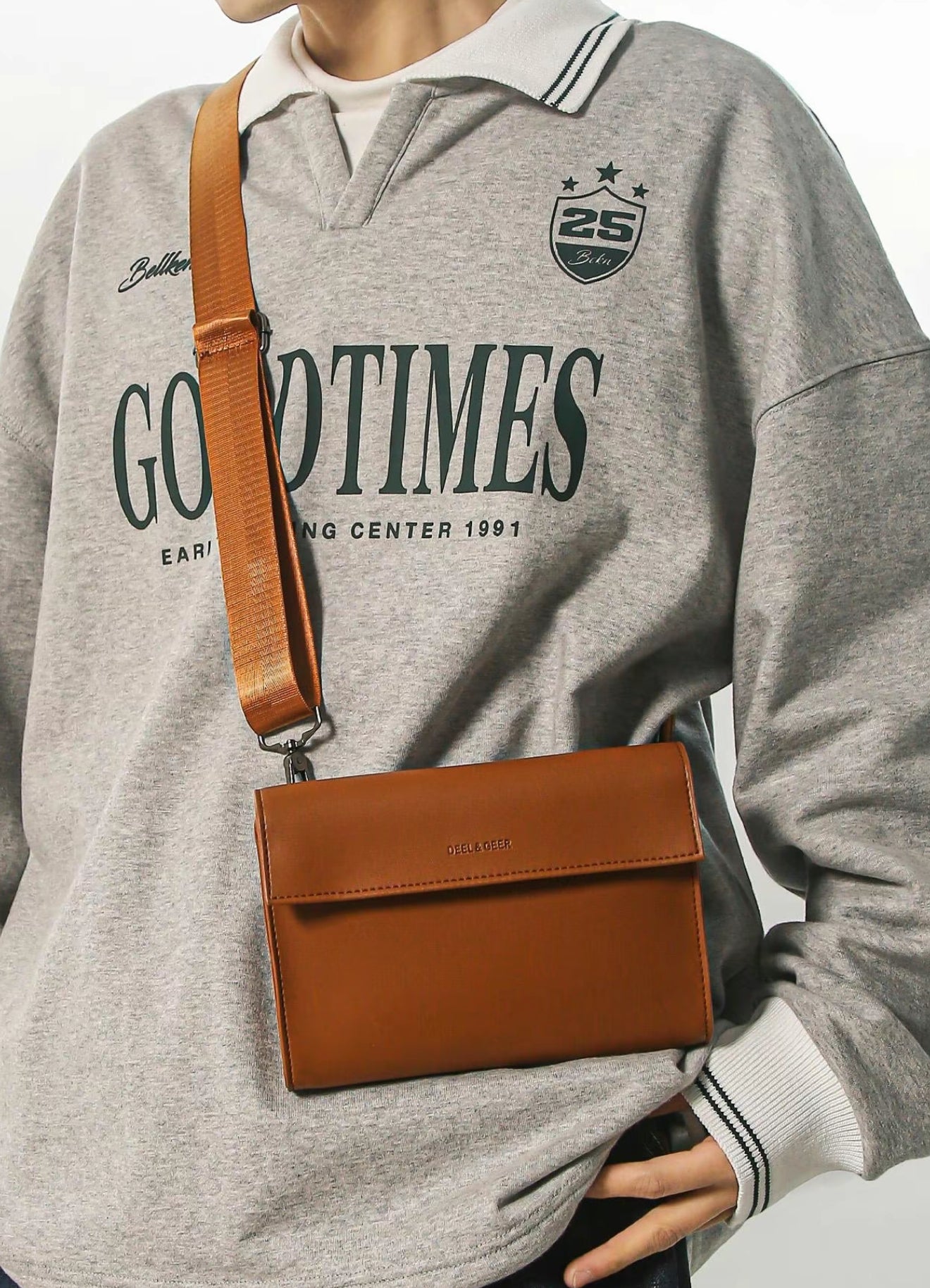 Minimalist Black Crossbody Bag – DEEL & GEER | Sleek Everyday Shoulder Bag