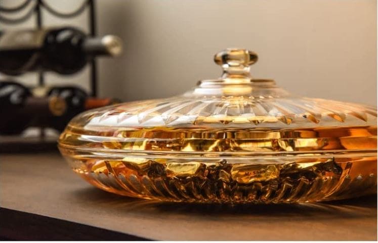 Modern Creative Crystal Dried Fruit Tray Grid with Cover, Transparent Dried Fruit Box, Acrylic Plate Fruit Basin Dry Candy Dish