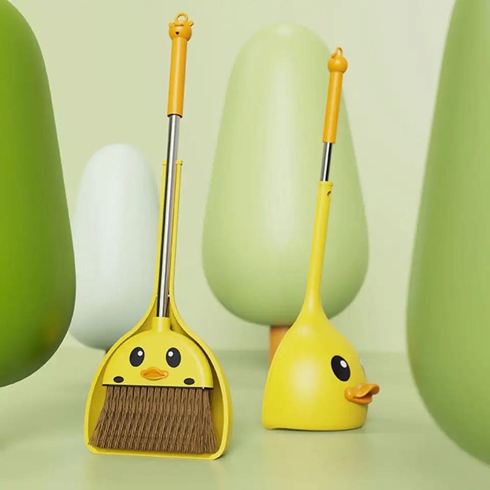 Yellow Duck Broom And Dustpan Set, Cartoon Toddler Broom Set, Plastic Standing for Little Housekeeping Helper, Cute Mini Broom with Dustpan, Kids Mini Sweeping Broom Set, Kids Play House Cleaning Toy, Multifunctional Broom And Shovel