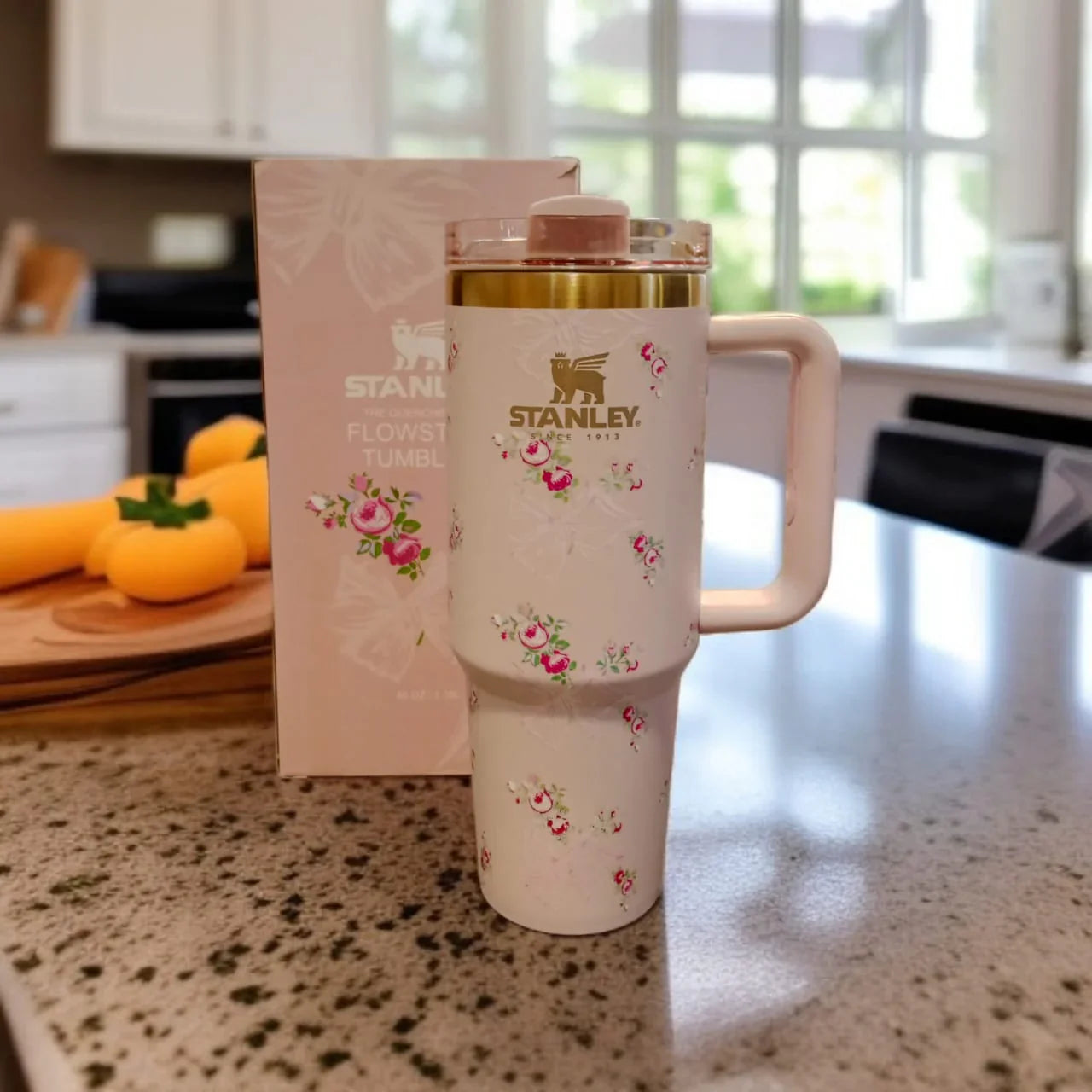 The Floral Quencher H2.0 FlowState™ Tumbler | 40 OZ | Pink