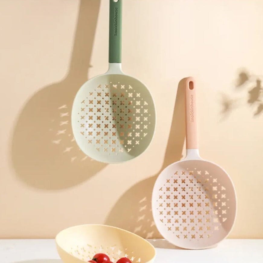 Hollow Soup Spoon, Large Leaky Spoon Filter, Silicone Portable Straining Noodle Spoon, Household Dumpling Filtering Drain Scoop, Heat Resistant Boiled Noodles Leaky Net Cooking Utensils Tool, Simple Scoop Baking Filtering Handle Spoon