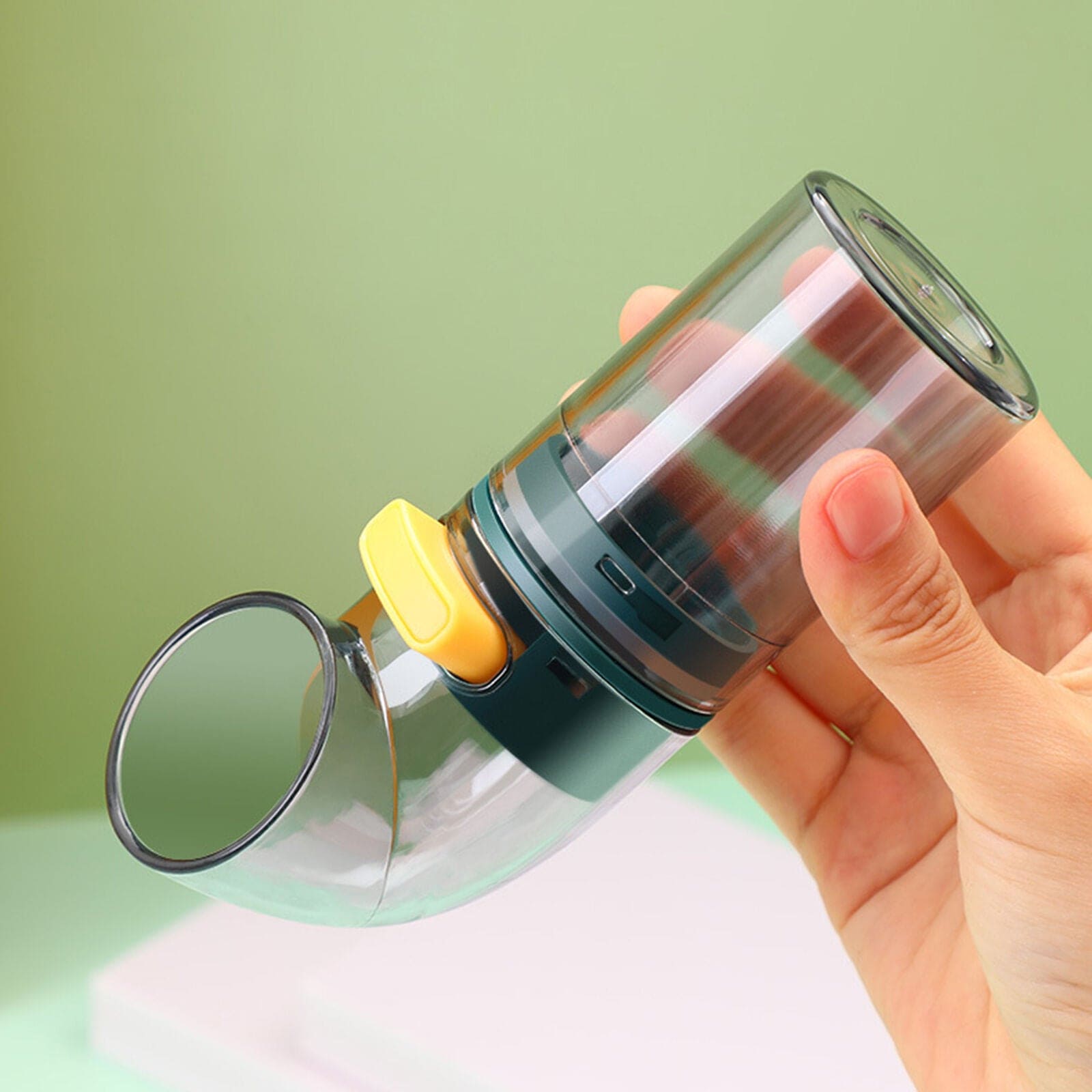 Metering Salt Dispenser With Stand, 0.5gm Push Type Salt Shaker, Quantitative Salt Control Bottle, Measurement Markings Herb & Spice Container, Clear Glass Condiment Bottle for Kitchen, Multipurpose Condiment Container